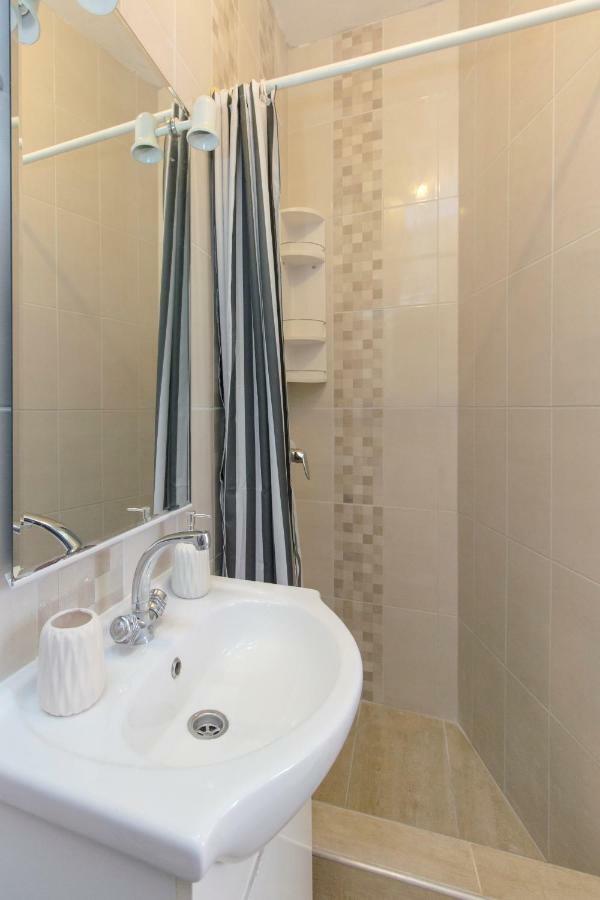 Apartment'S Dalmatia ชิเบนิก ภายนอก รูปภาพ